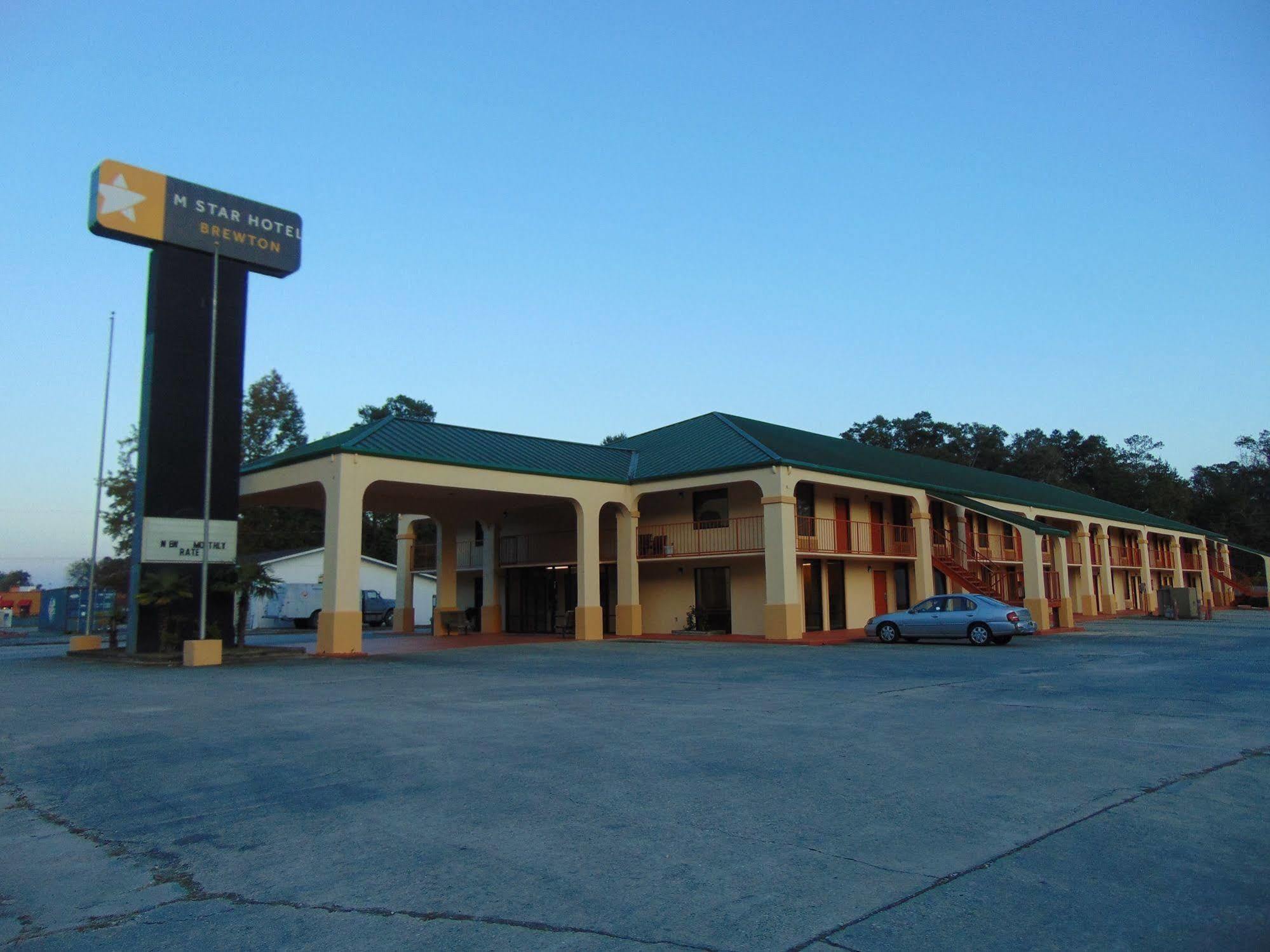 Days Inn & Suites By Wyndham Brewton Экстерьер фото